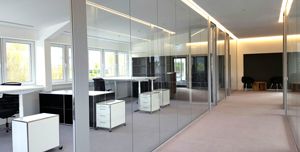Büro Glastrennwände für eine modernen Arbeitsplatz